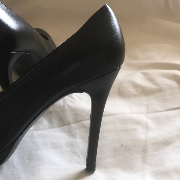 STUART WEITZMAN - Picture 9 of 11